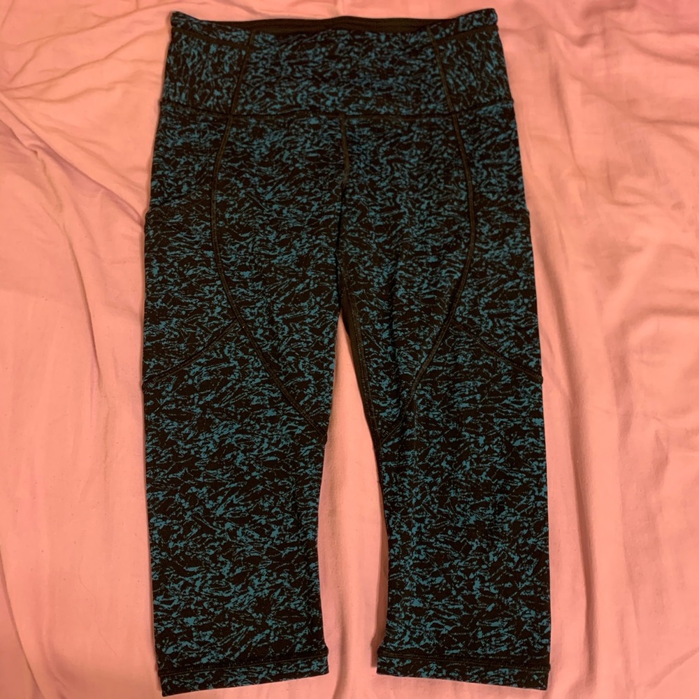 Lululemon Crops - Picture 2 of 5
